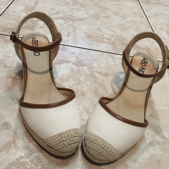 ABOUND WEDGES SIZE 5.5 - Picture 2 of 4